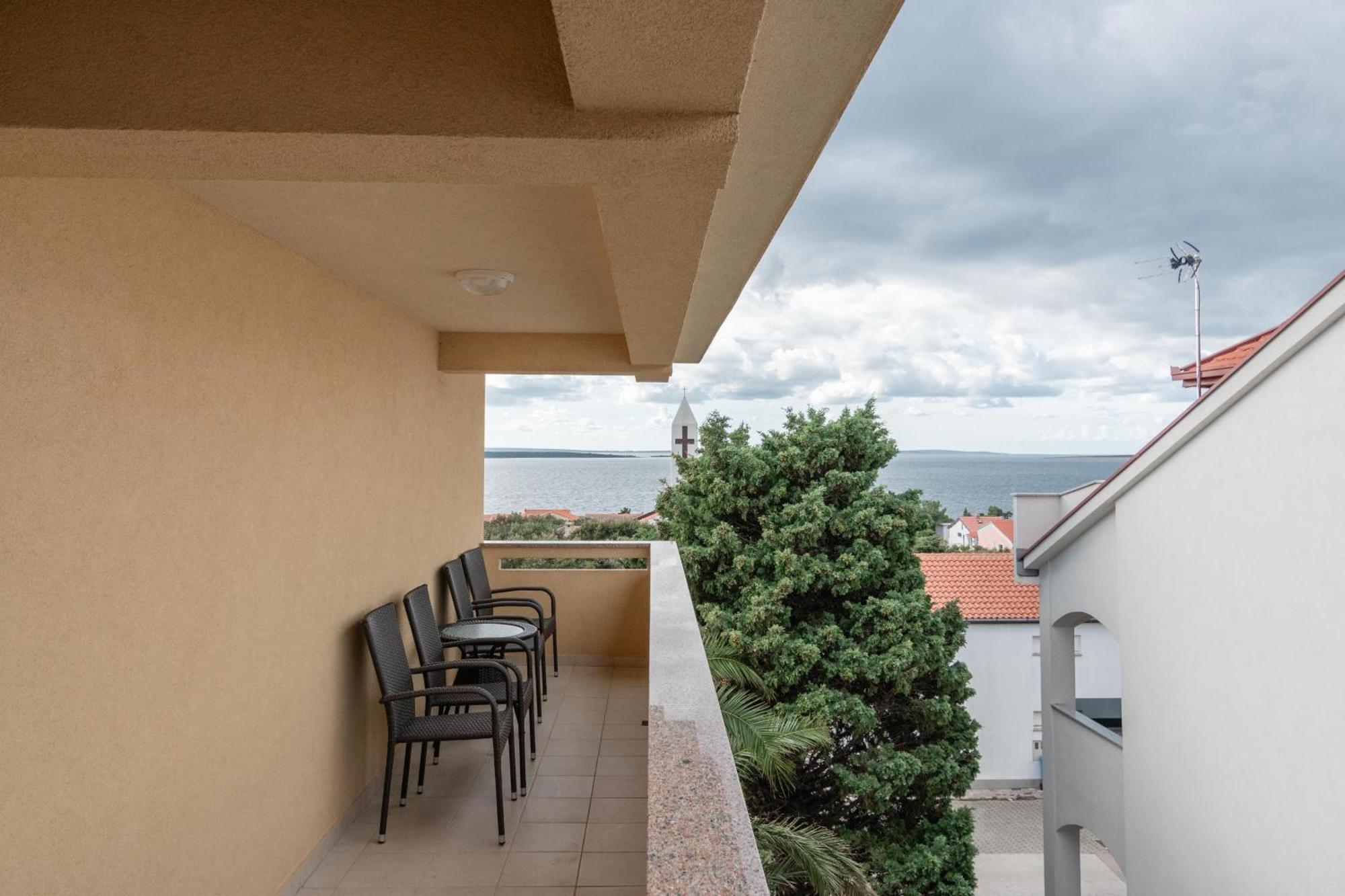 Apartments With A Parking Space Mandre, Pag - 18748 Kolan Exteriér fotografie
